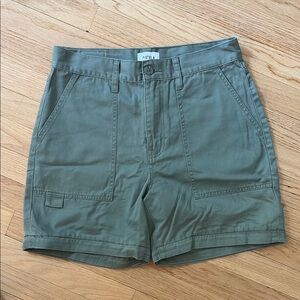Pistola Olive Shorts